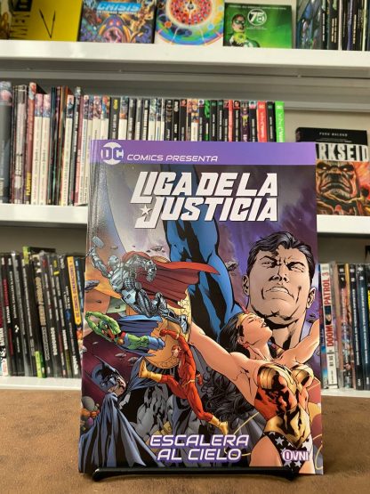 DC COMICS Presenta: LIGA DE LA JUSTICIA: ESCALERA AL CIELO - Imagen 2