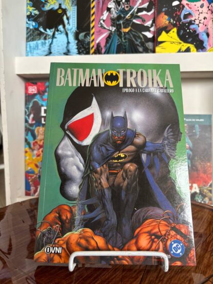 DC - BATMAN: TROIKA - OvniPress - Imagen 3