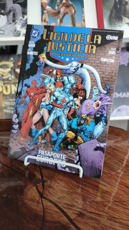 DC - LIGA DE LA JUSTICIA INTERNACIONAL Vol. 4 - OvniPress - Imagen 2