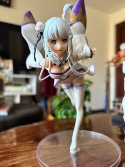 Figuras de Anime Emilia Versión de Posición de Vuelo